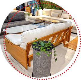 お客さまに喜んでいただけるように⽇々努⼒を重ねております︕